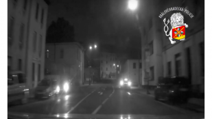 Řidič prchal před policií rychlostí 150 km/h. Důvod vás překvapí