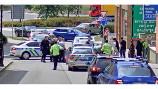 VIDEO: Okradli seniorku o 250 000. Policie je sebrala v Litomyšli