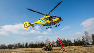 Hradecká záchranka dostane od kraje 30 milionů, aby měla na platy