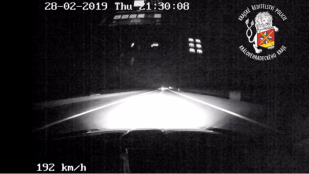 VIDEO: Blázen z Polska se řítil po D11 rychlostí 200 km/h!