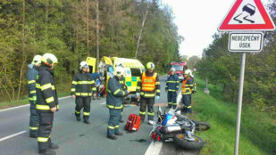 Kritický úsek. U Nasavrk během půl dne dvakrát bourali motorkáři