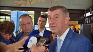 Babiš měl přijet do Litomyšle. Kvůli protestům návštěvu zrušili