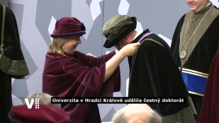 Hradecká univerzita udělila čestný doktorát. Teprve podeváté