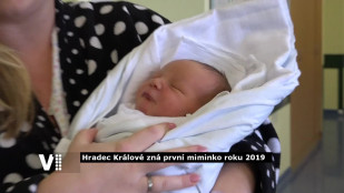 VIDEO: Hradec Králové zná první miminko roku 2019