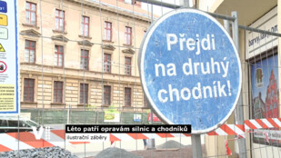 Hradec v létě opravuje silnice i chodníky. Ročně do nich dá 30 milionů