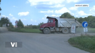 Na poškozené silnice nebude kraj sám