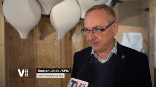 Moderní sál v historickém zámku