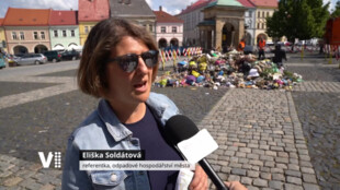 Jičínské náměstí v obležení odpadu a zápachu