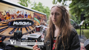 Speciální autobus přivezl do školy hudbu